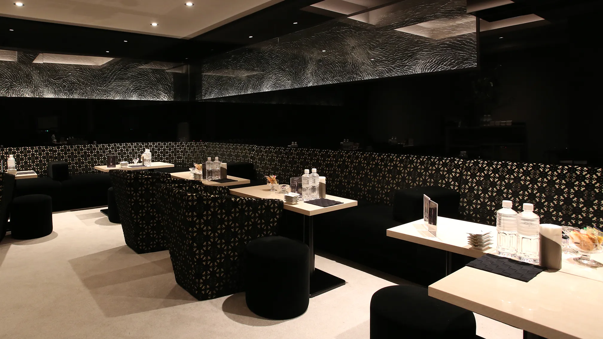 ホールギャラリー2